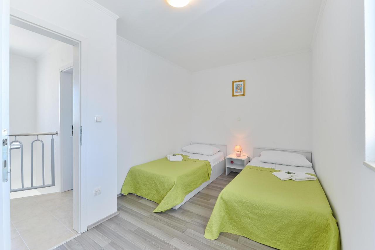 Apartments By The Sea Nin, Zadar - 13172 المظهر الخارجي الصورة
