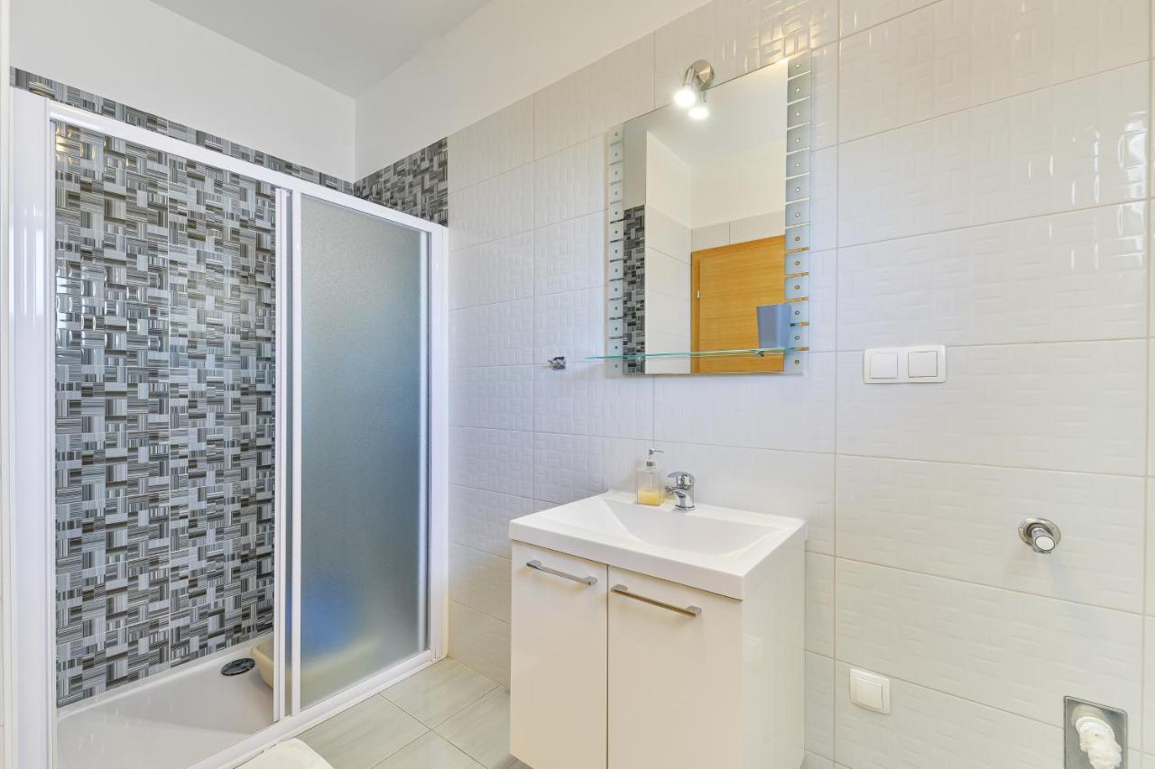 Apartments By The Sea Nin, Zadar - 13172 المظهر الخارجي الصورة