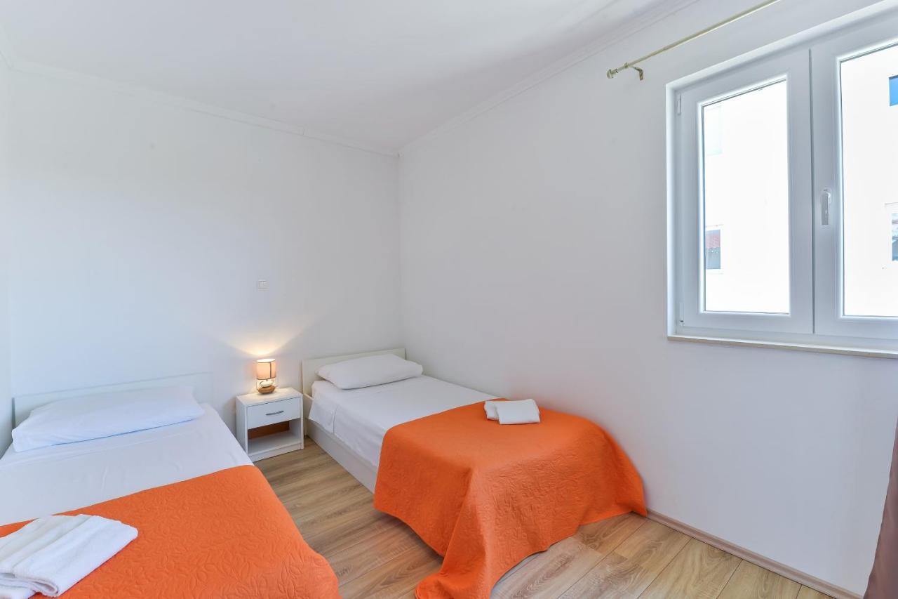 Apartments By The Sea Nin, Zadar - 13172 المظهر الخارجي الصورة