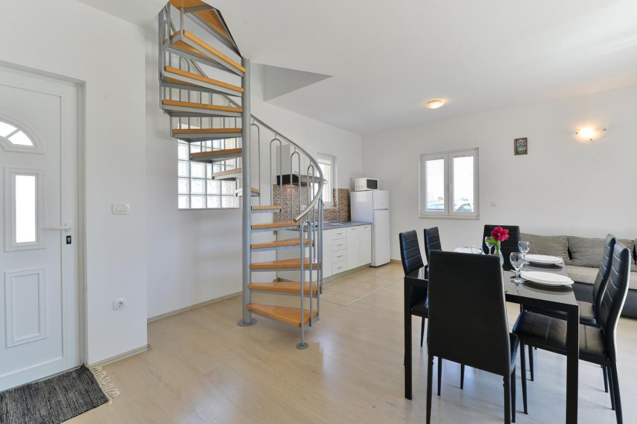 Apartments By The Sea Nin, Zadar - 13172 المظهر الخارجي الصورة