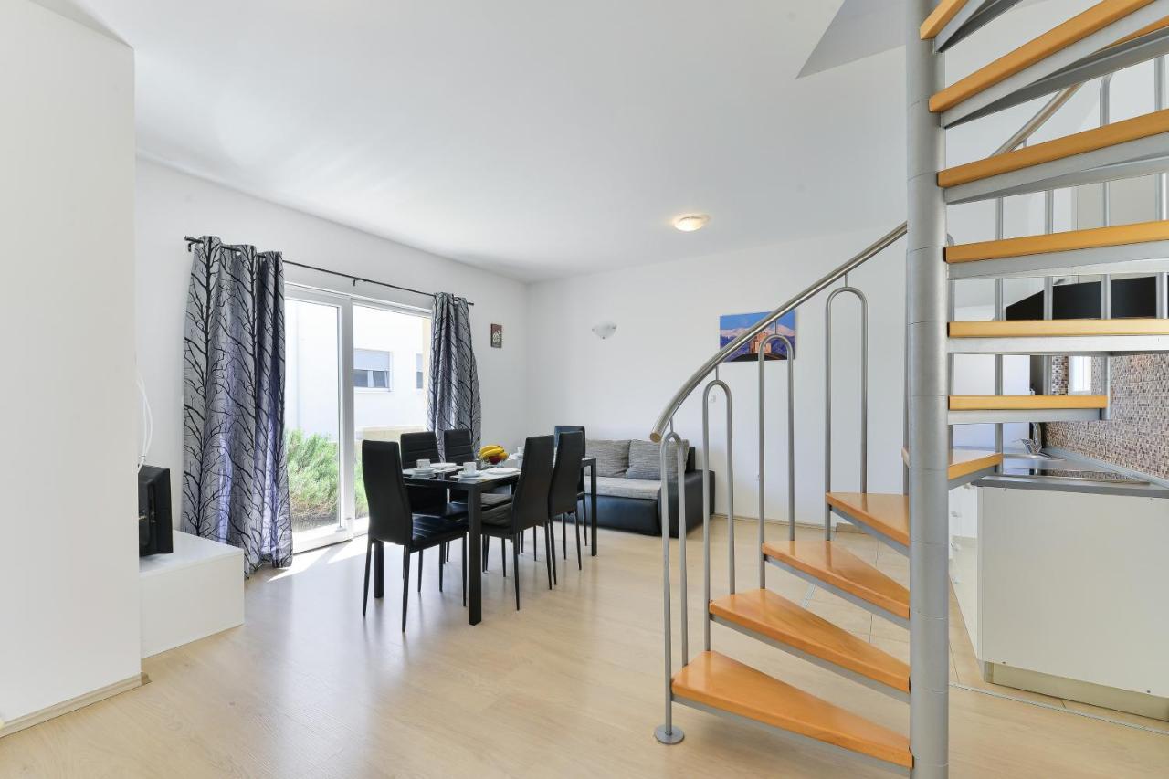 Apartments By The Sea Nin, Zadar - 13172 المظهر الخارجي الصورة