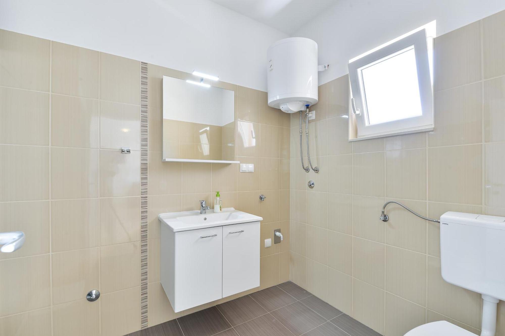 Apartments By The Sea Nin, Zadar - 13172 الغرفة الصورة