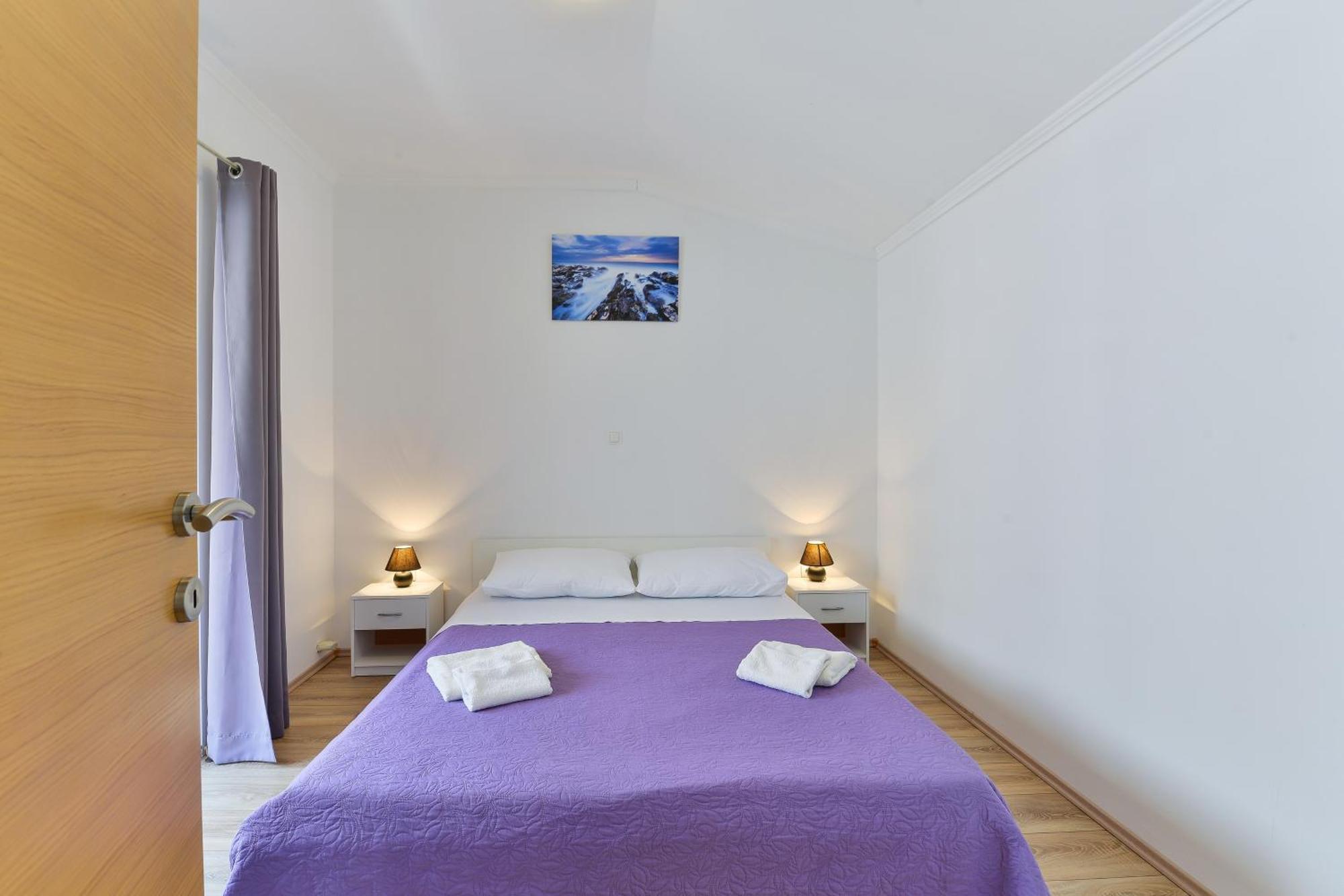 Apartments By The Sea Nin, Zadar - 13172 الغرفة الصورة
