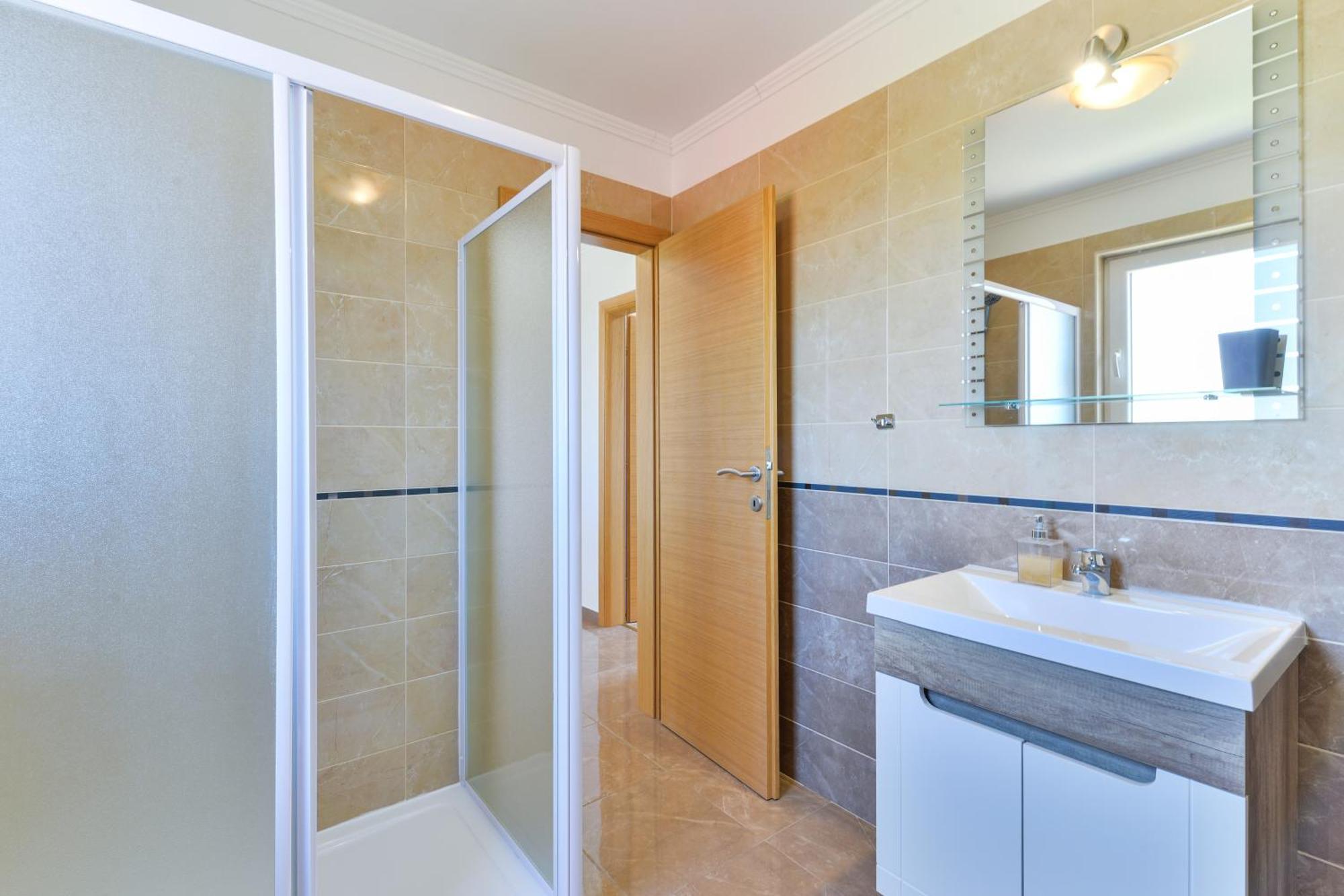 Apartments By The Sea Nin, Zadar - 13172 الغرفة الصورة