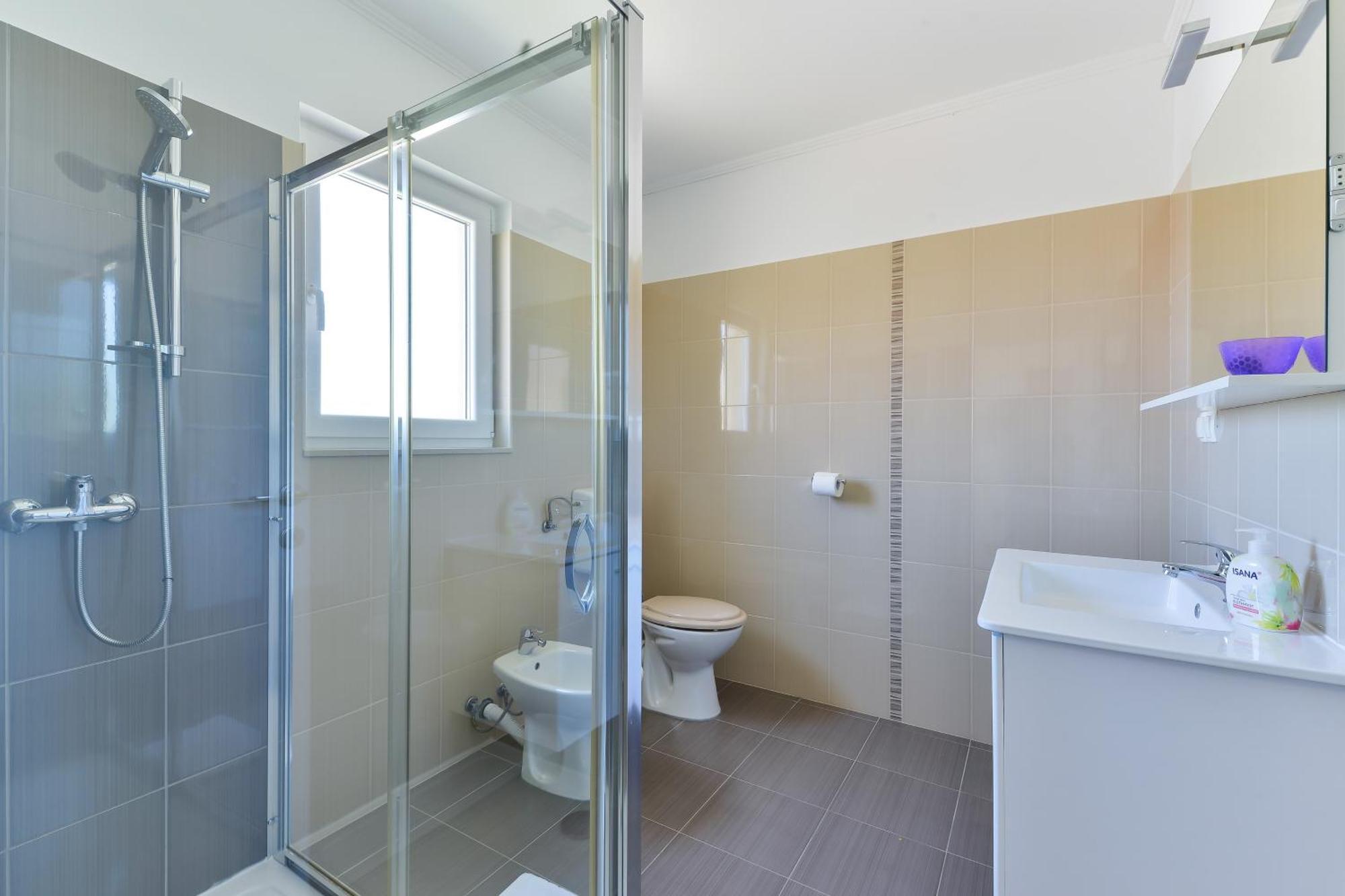 Apartments By The Sea Nin, Zadar - 13172 الغرفة الصورة