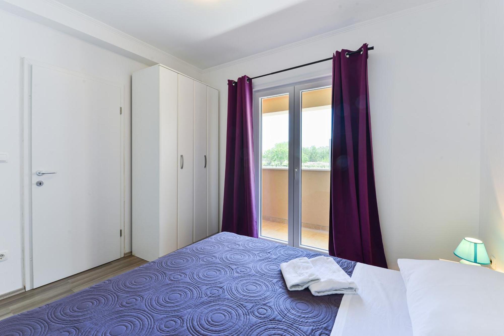 Apartments By The Sea Nin, Zadar - 13172 الغرفة الصورة